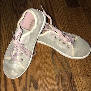 Ugg girls size 3. Silver/gray suede with sparkles